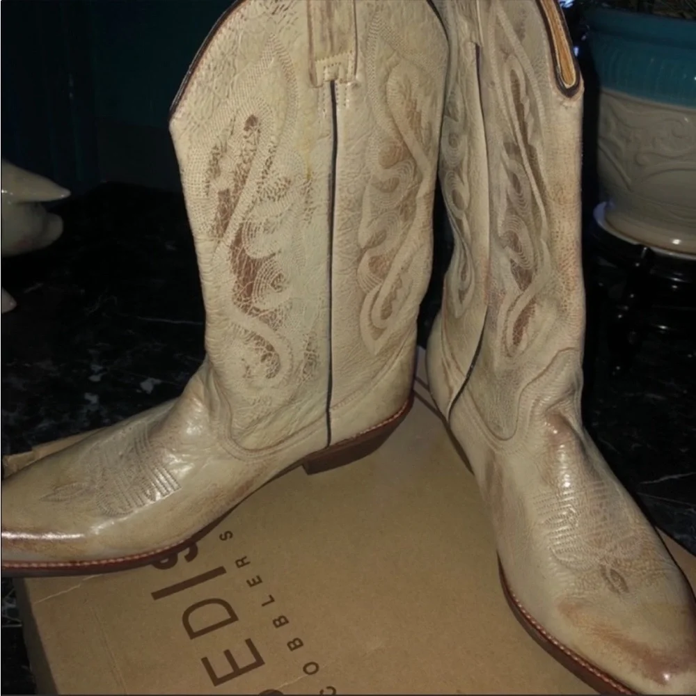 Bed Stu Women’s Cowboy Boots - Picture 2 of 8